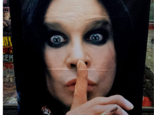 TOALLON EXTRA GRANDE OZZY OSBOURNE (1.50 m x 1.0 m)