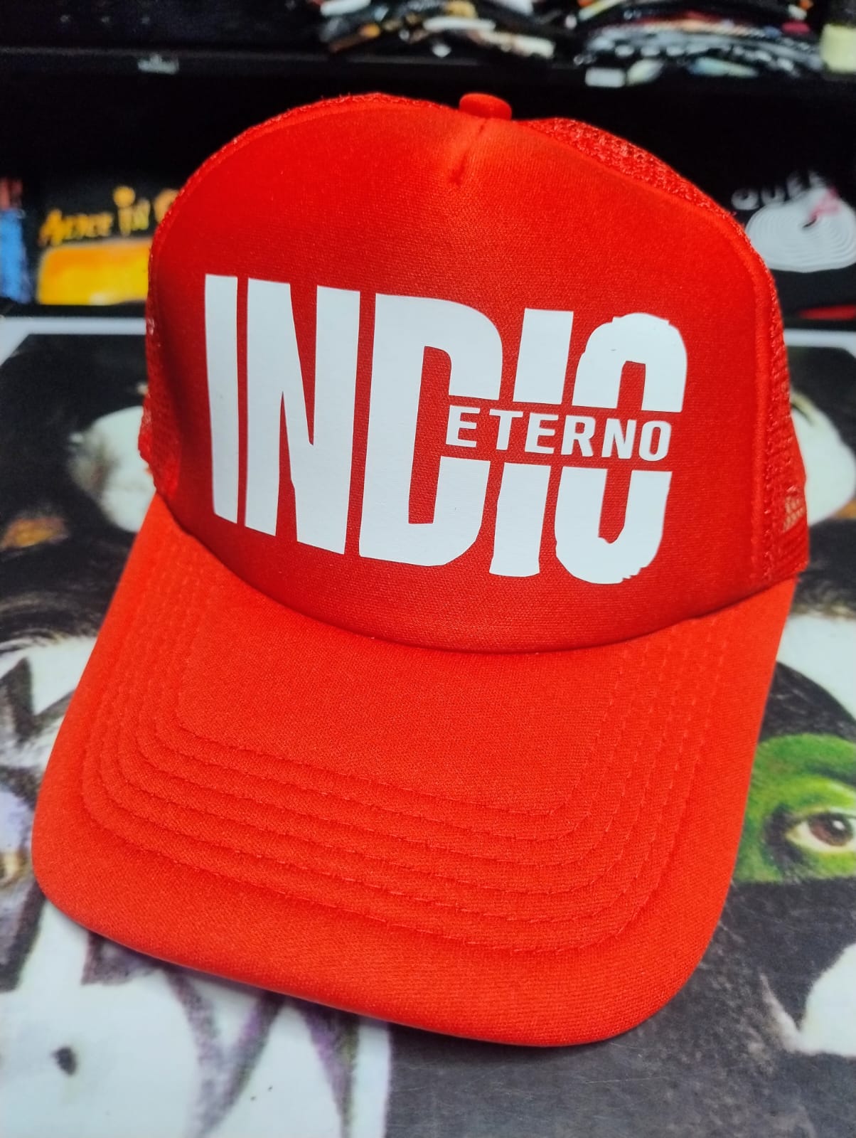 GORRA TRUCKER INDIO ETERNO (ROJA)